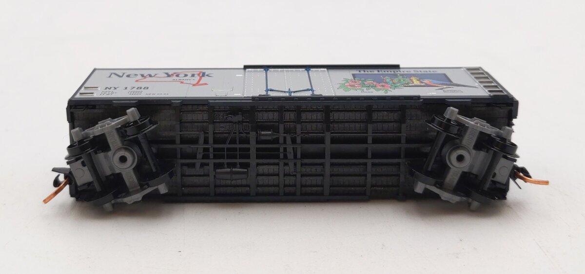 Micro-Trains 02100340 N New York State Car 40' Standard Plug Door Boxcar #1788 NIB