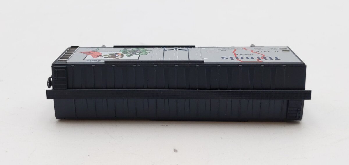 Micro-Trains 02100320 N Scale Illinois State 40' Standard Plug Door Boxcar #1818 NIB