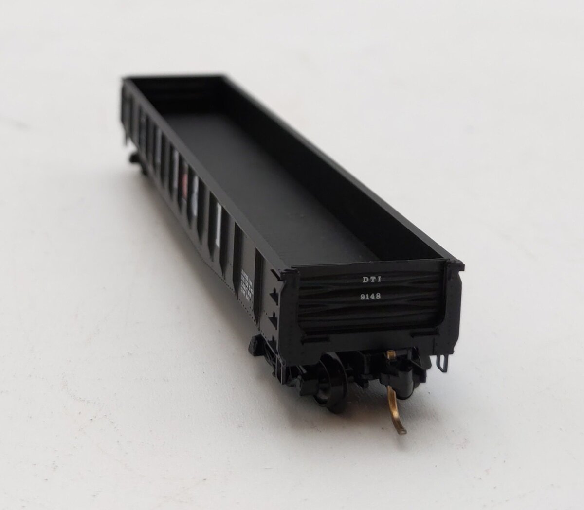 Micro Trains Line 46140 5-' Gondola Fishbelly Side w/ Drop Ends DT&I NIB