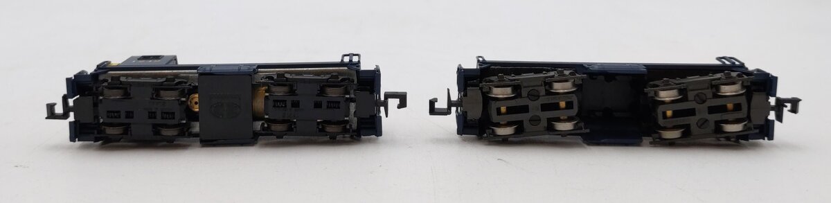 Con-Cor 0001-005001 ATSF Diesel Engine & Nonpowered Diesel Locomotive #1242/Box