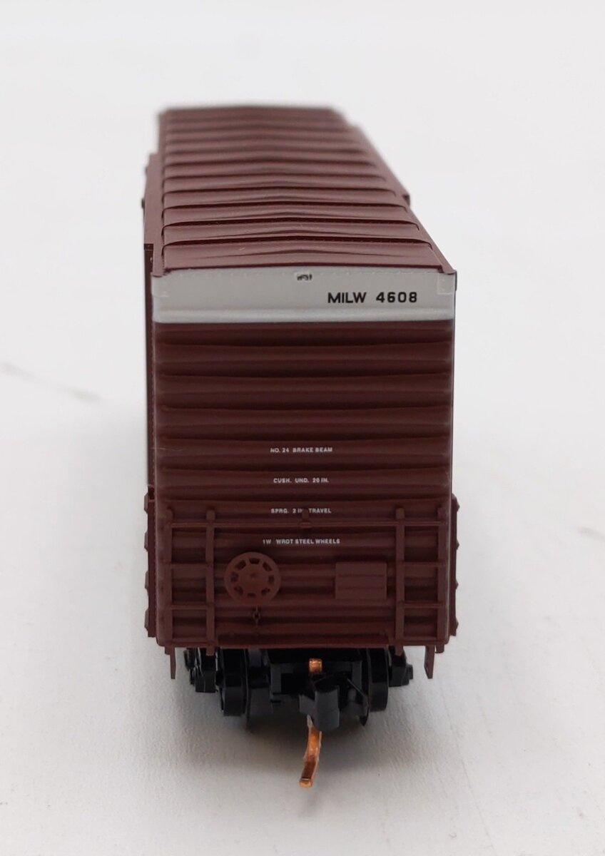 Micro-Trains 10100020 N Milwaukee Road 40' Single Door Hi-Cube Boxcar #4608 NIB