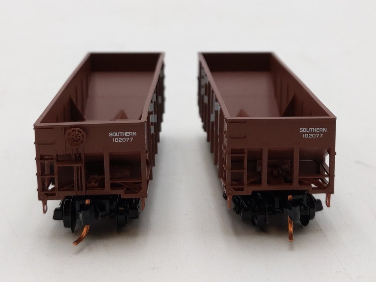 Micro-Trains 05600370 N Southern 33' Rib Side Twin Bay Hopper #102077 NIB
