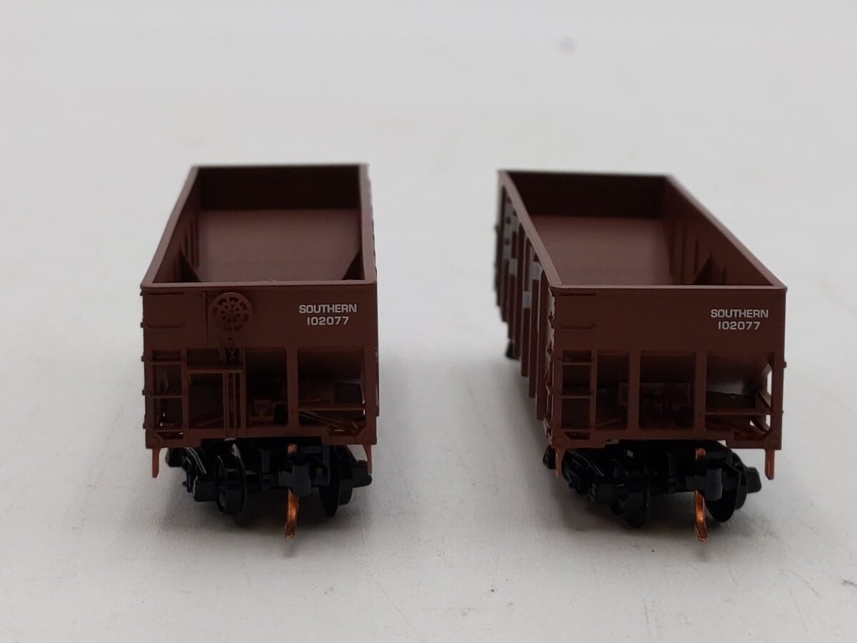 Micro-Trains 05600370 N Southern 33' Rib Side Twin Bay Hopper #102077 NIB