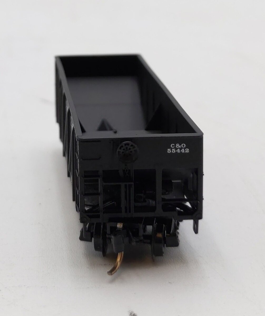Micro-Trains 05700070 N C&O 33' Twin Bay Composite Side Hopper #53048 NIB