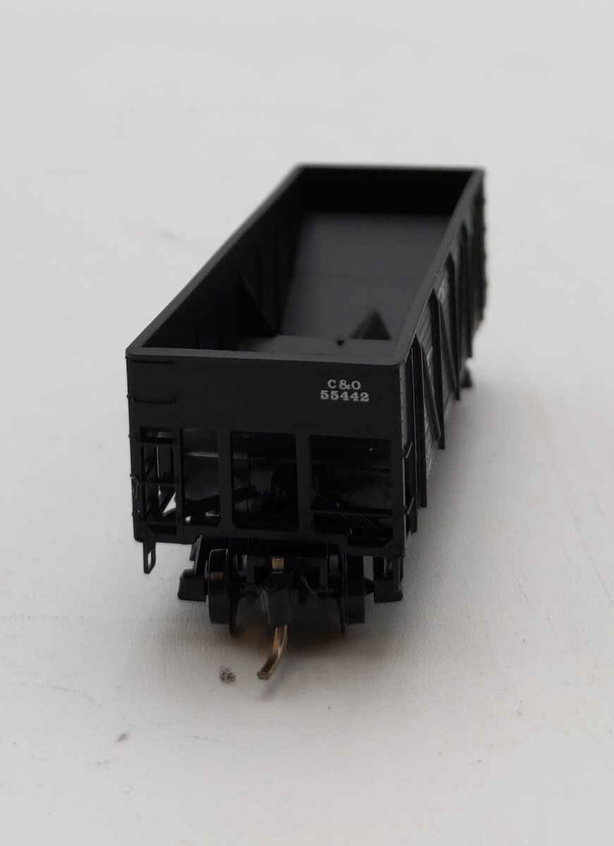 Micro-Trains 05700070 N C&O 33' Twin Bay Composite Side Hopper #53048 NIB