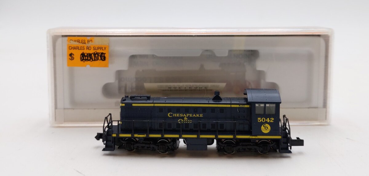 Arnold 5069 N Scale Chesapeake & Ohio Alco S-2 Diesel Locomotives #5042 EX/Box