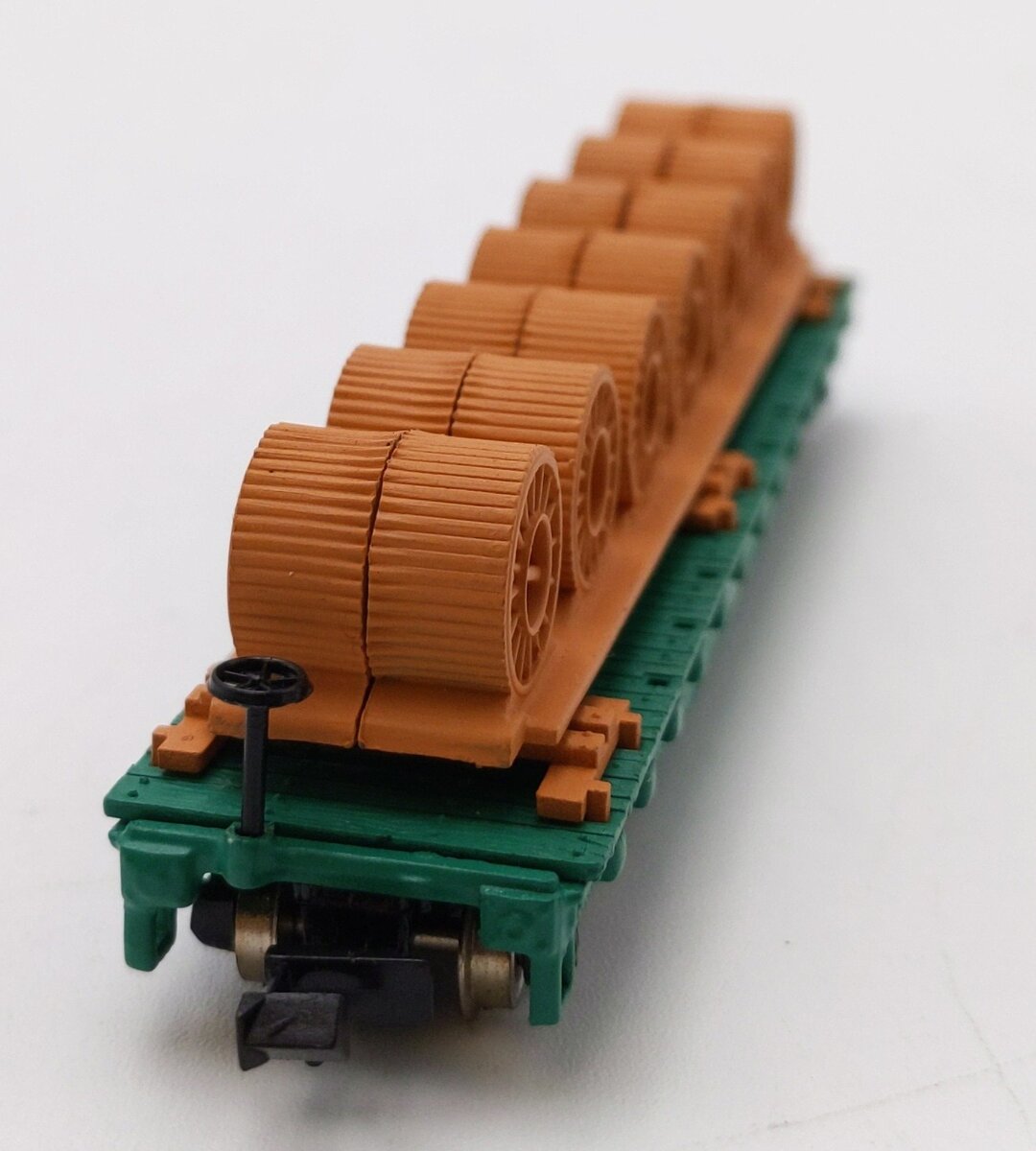 Bachmann 53-1039-32 N Scale 51' Flat Car With Loads Penn Central NIB