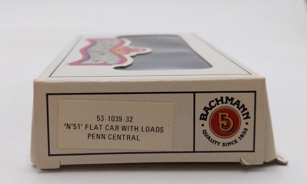 Bachmann 53-1039-32 N Scale 51' Flat Car With Loads Penn Central NIB
