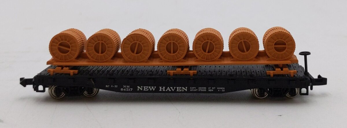 Bachmann 53-1039-B5 N Scale 51' Flat Car With Loads New Haven NIB