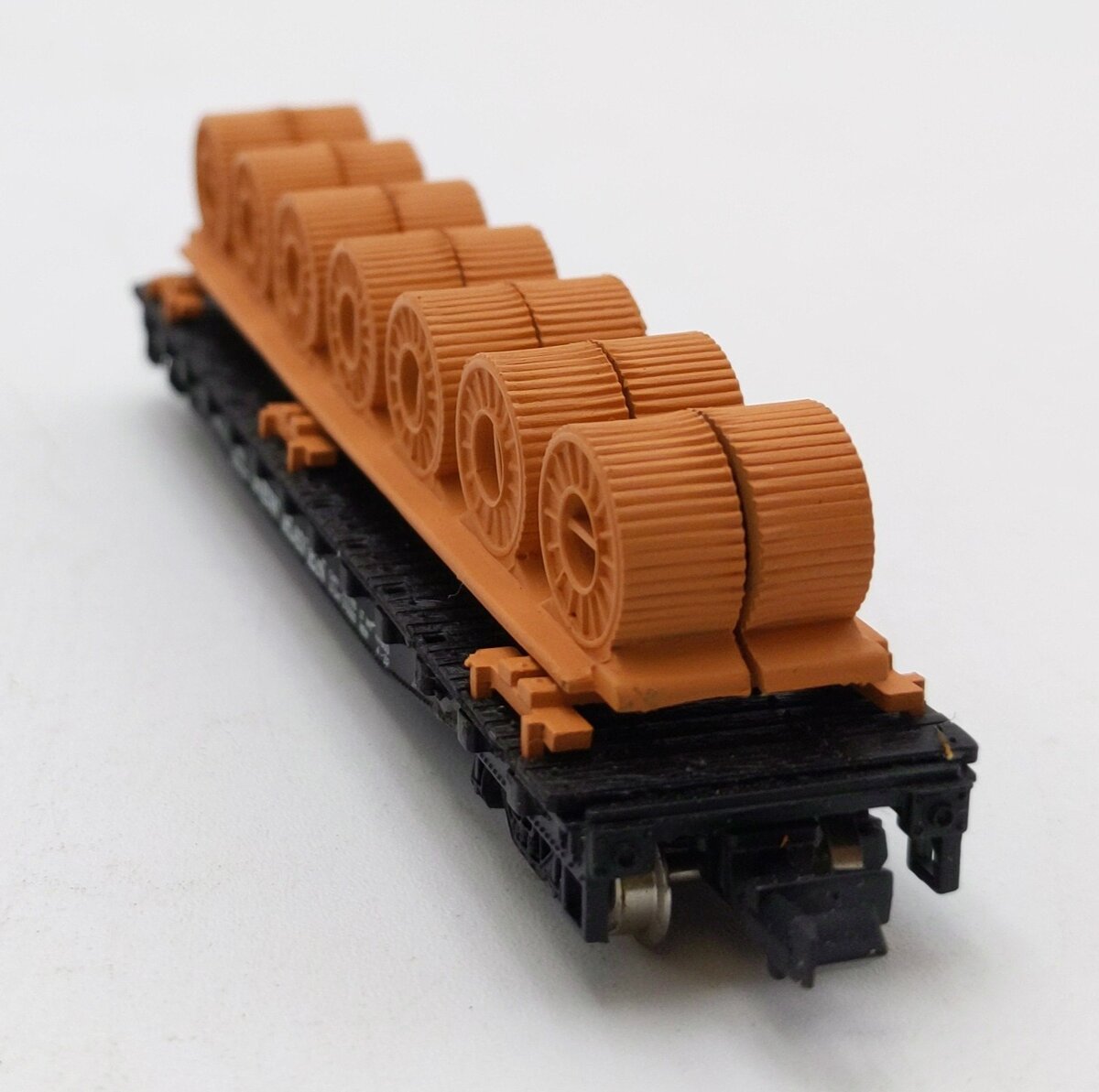 Bachmann 53-1039-B5 N Scale 51' Flat Car With Loads New Haven NIB