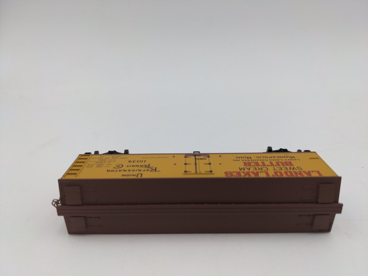 Micro-Trains 04900470 N Land O' Lakes 40' Double Sheathed Wood Reefer #10134 EX/Box