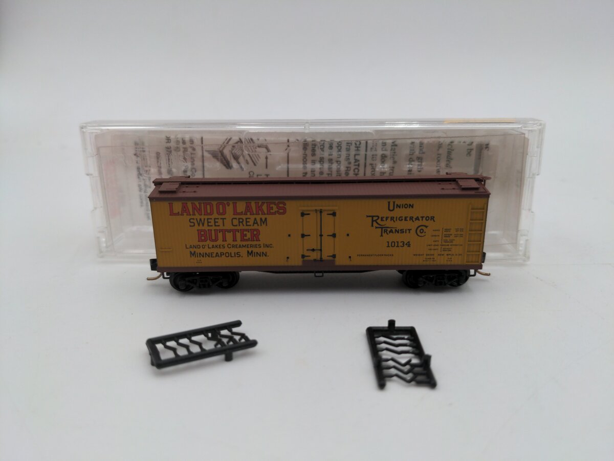 Micro-Trains 04900470 N Land O' Lakes 40' Double Sheathed Wood Reefer #10134 EX/Box