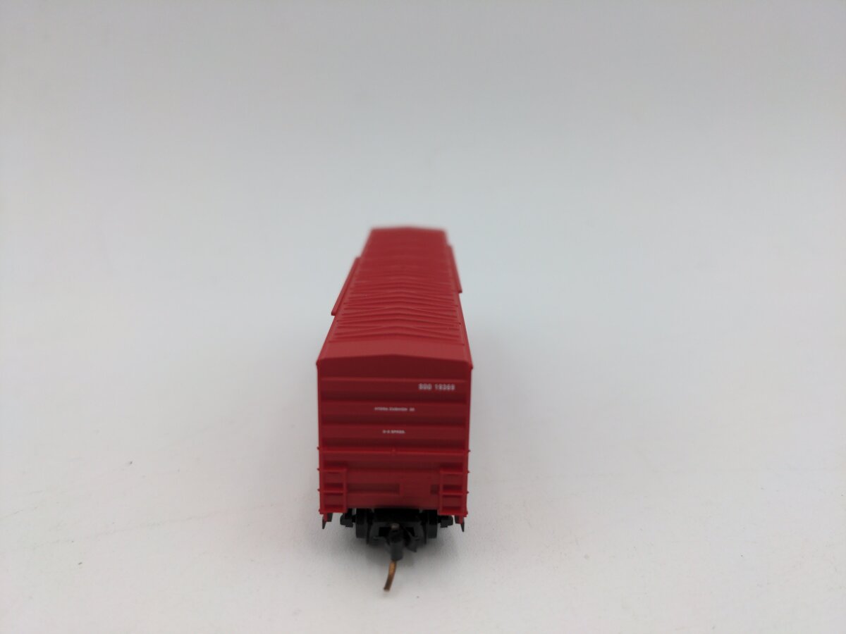 Micro-Trains 02700260 N SOO 50' Ribside Plug Door Boxcar w/o Roof Walk #19369 LN/Box