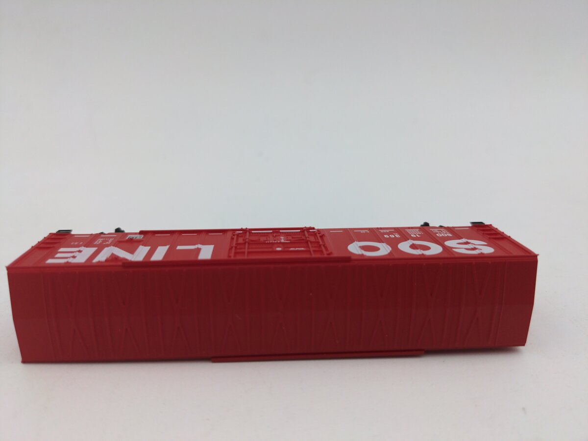 Micro-Trains 02700260 N SOO 50' Ribside Plug Door Boxcar w/o Roof Walk #19369 LN/Box