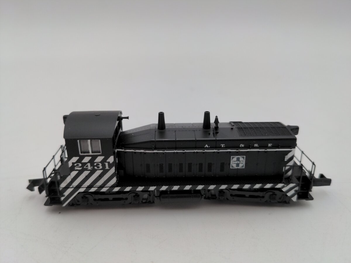 Life Like 7854 N Scale ATSF SW9/1200 Switcher Diesel Locomotive LN/Box