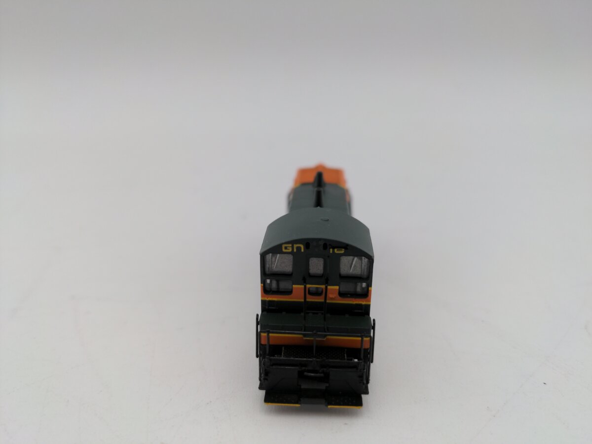 Life Like 7888 N Scale Great Northern SW9/1200 Diesel Locomotive #16 LN/Box