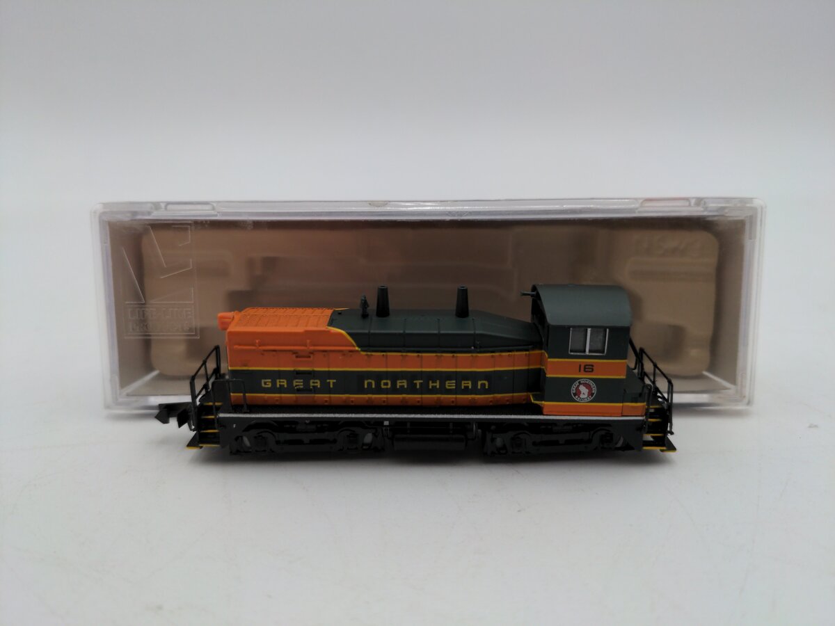 Life Like 7888 N Scale Great Northern SW9/1200 Diesel Locomotive #16 LN/Box
