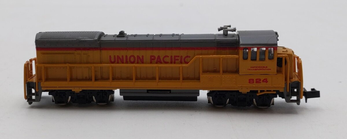 Bachmann N 51-635-07 EMD GP40 Diesel Southern Pacific #824 EX/Box