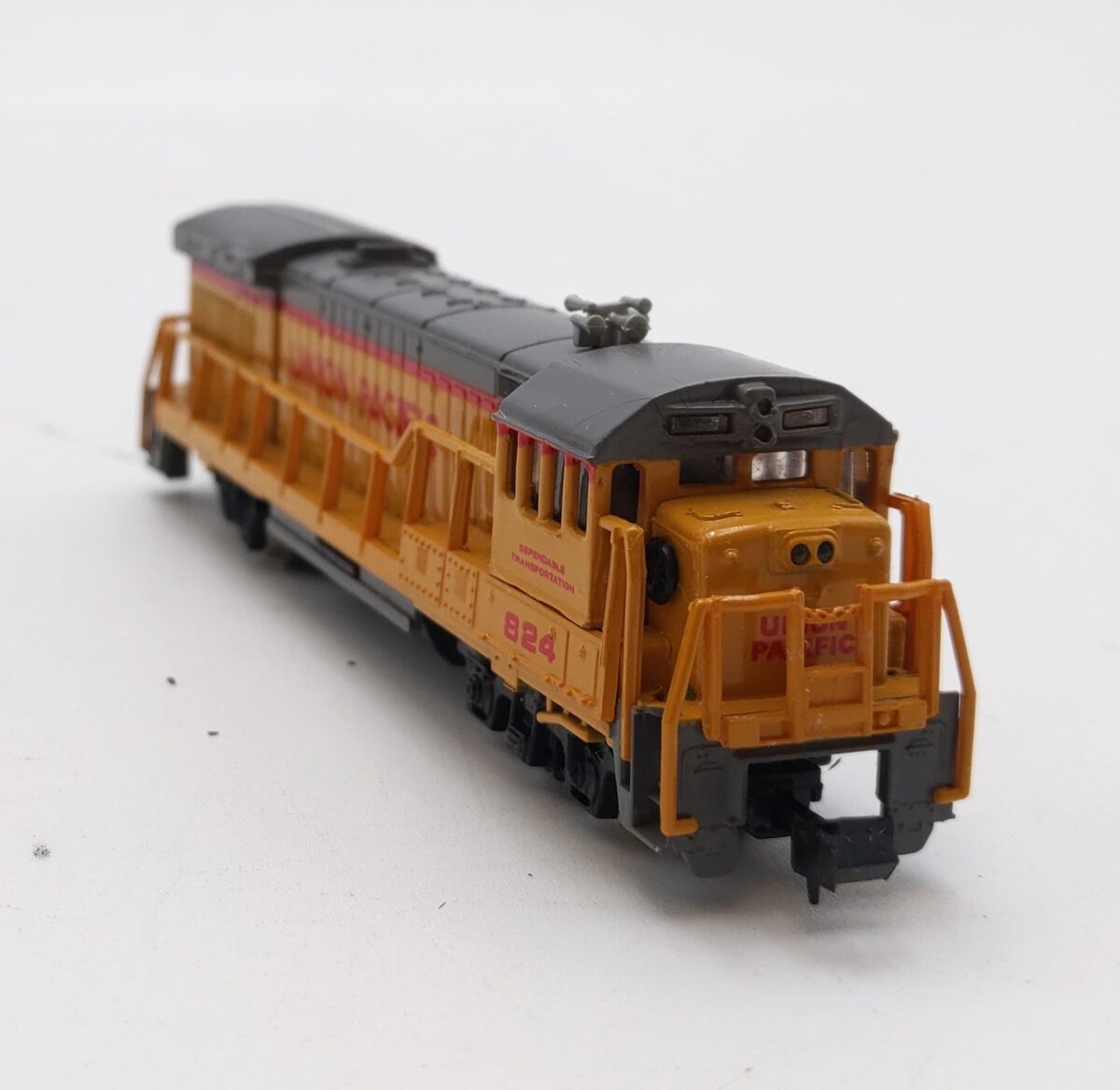 Bachmann N 51-635-07 EMD GP40 Diesel Southern Pacific #824 EX/Box