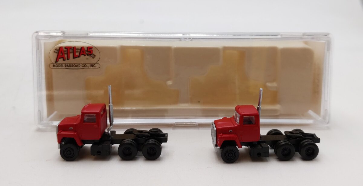 Atlas 2924 N Red American Trucks 1984 Ford 9000 LNT Semi Tractor (Box of 2) NIB