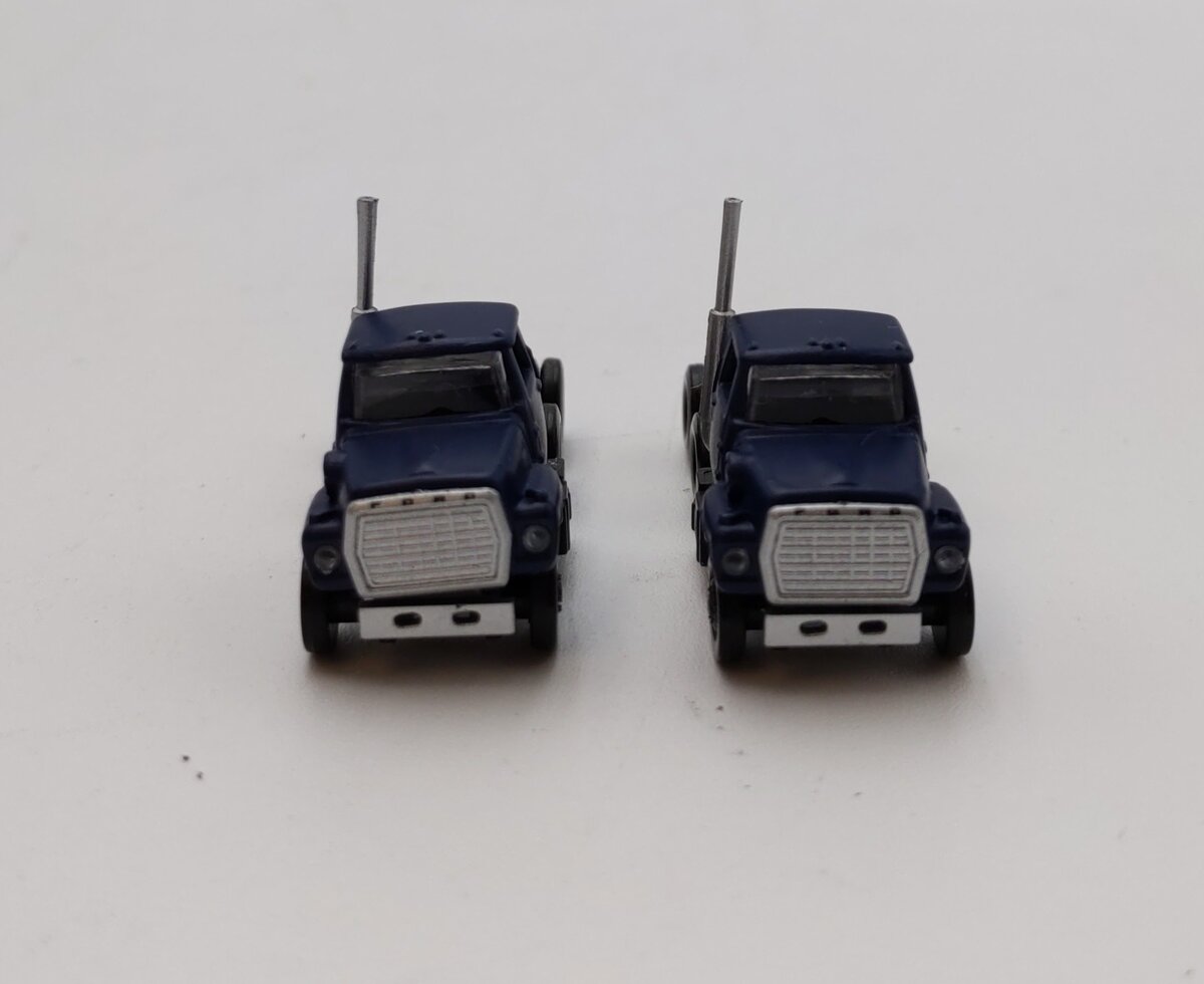 Atlas 2922 N Ford 1984 LNT 9000 (Pack of 2) NIB