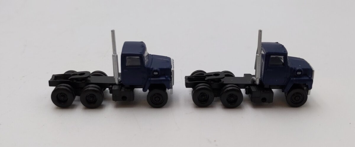 Atlas 2922 N Ford 1984 LNT 9000 (Pack of 2) NIB