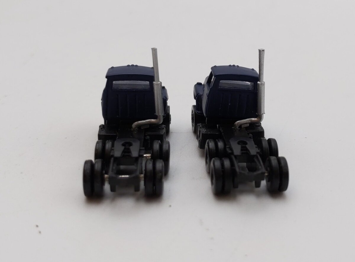 Atlas 2922 N Ford 1984 LNT 9000 (Pack of 2) NIB