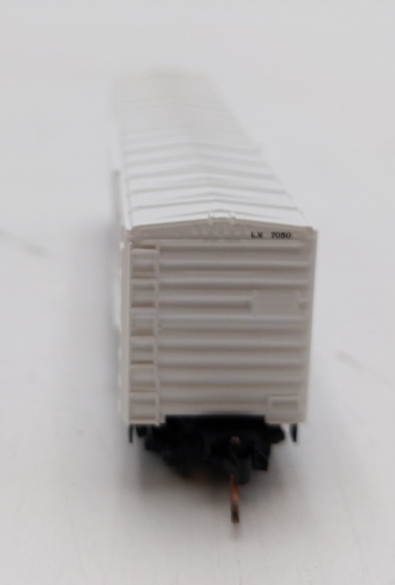 Micro-Trains 03800210 N Lehigh Valley 50' Steel Plug Door Boxcar #7050 NIB