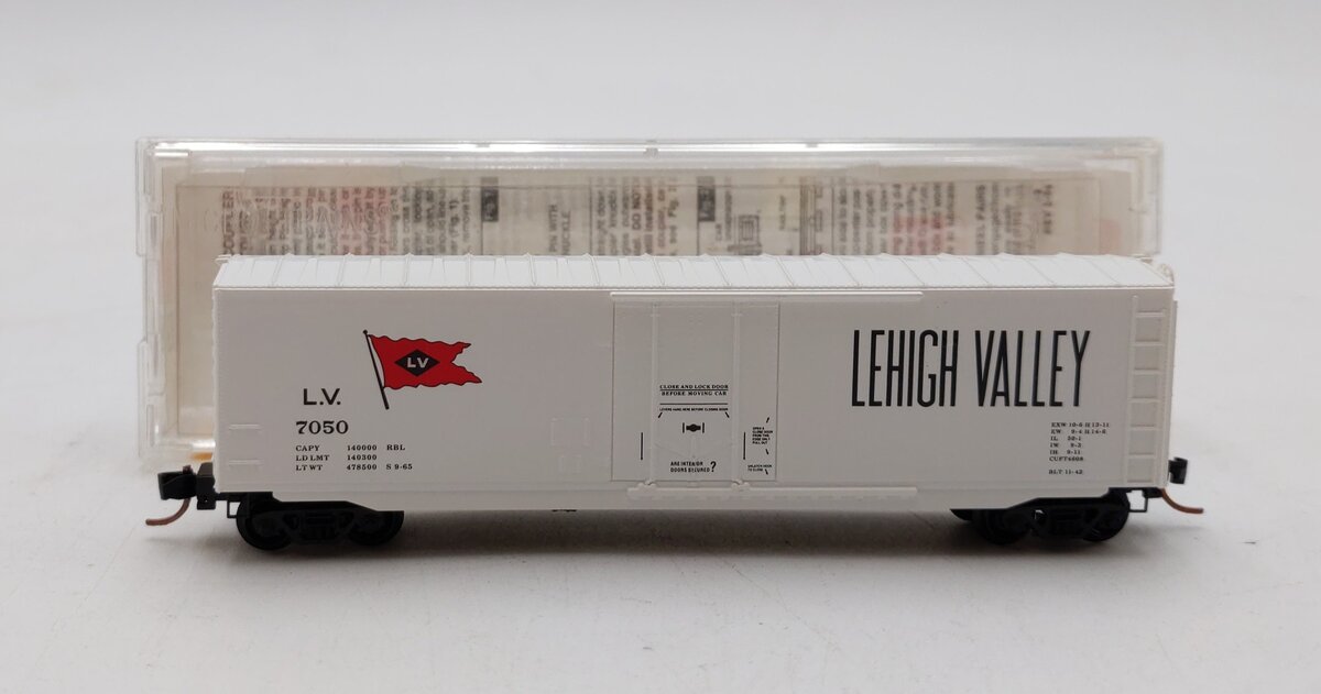 Micro-Trains 03800210 N Lehigh Valley 50' Steel Plug Door Boxcar #7050 NIB