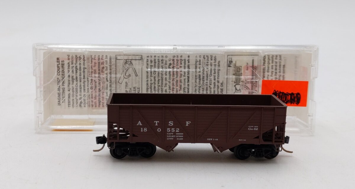 Micro-Trains 05700010 N ATSF 33' Twin Bay Composite Side Hopper #180847 NIB