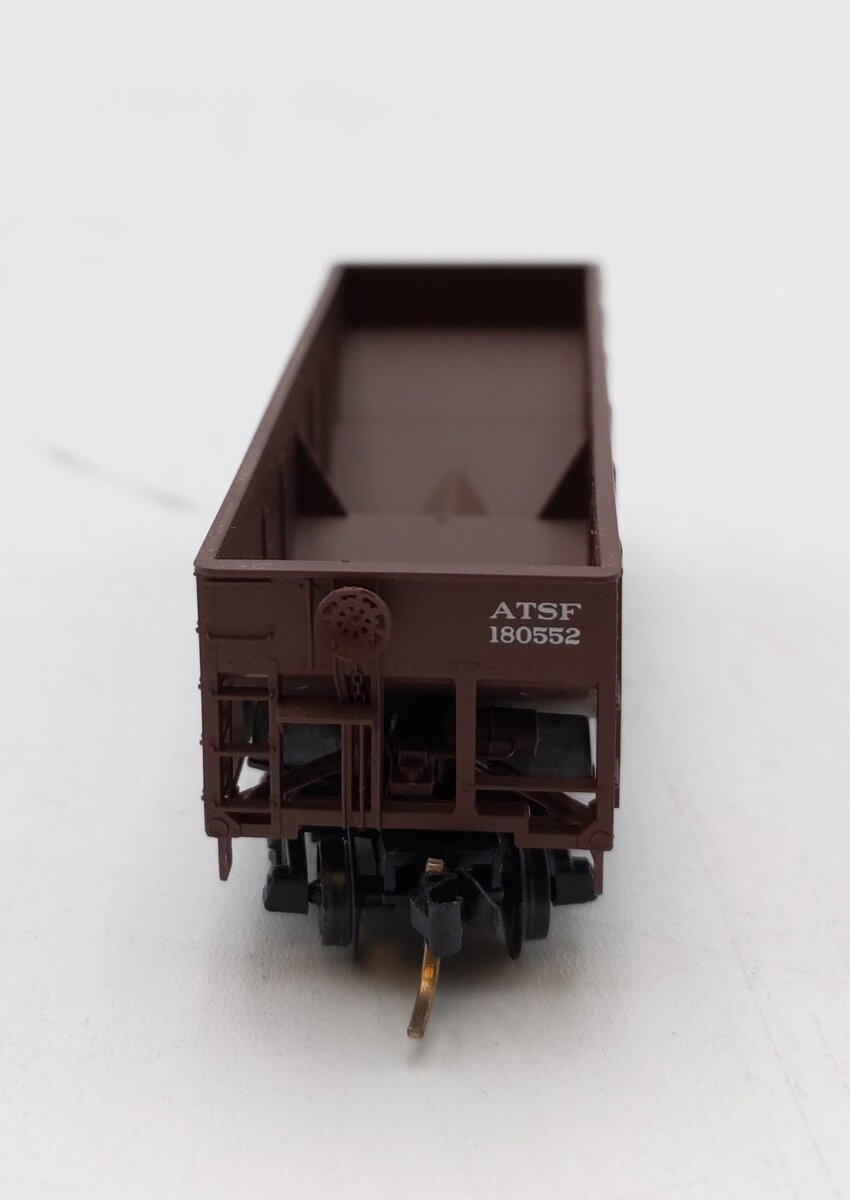 Micro-Trains 05700010 N ATSF 33' Twin Bay Composite Side Hopper #180847 NIB