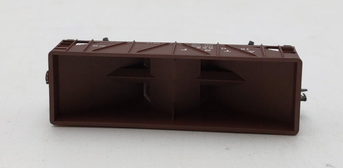 Micro-Trains 05700010 N ATSF 33' Twin Bay Composite Side Hopper #180847 NIB
