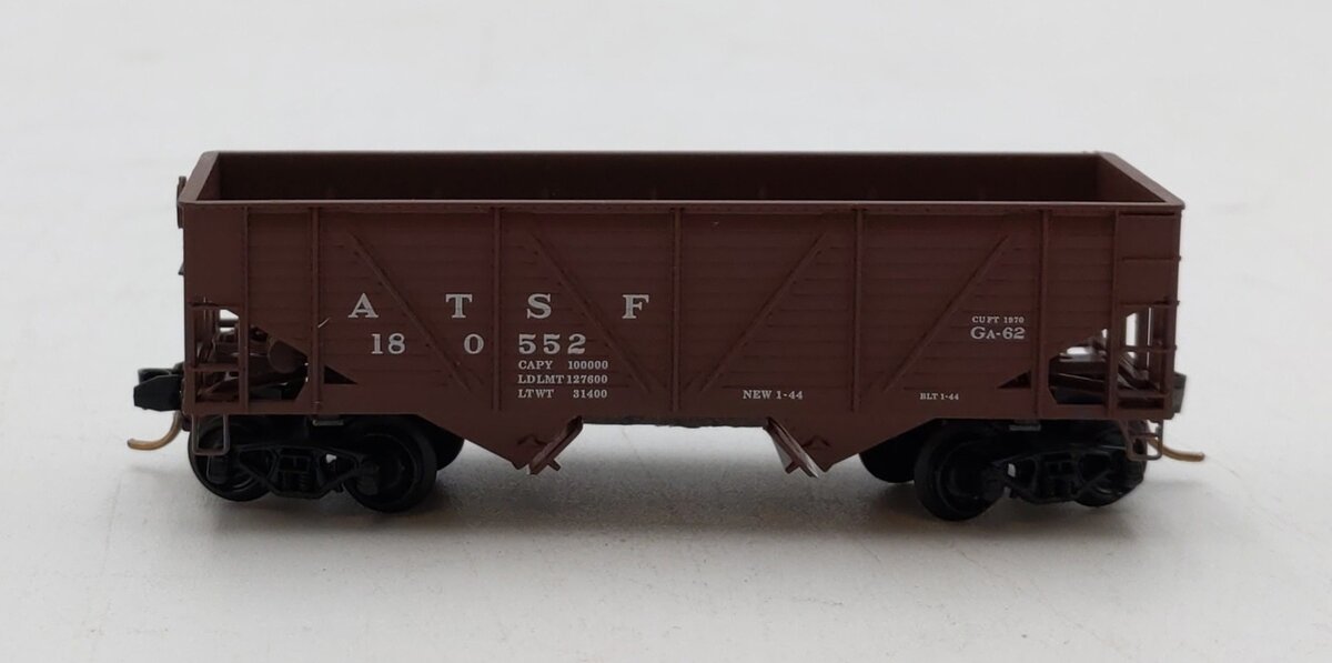 Micro-Trains 05700010 N ATSF 33' Twin Bay Composite Side Hopper #180847 NIB
