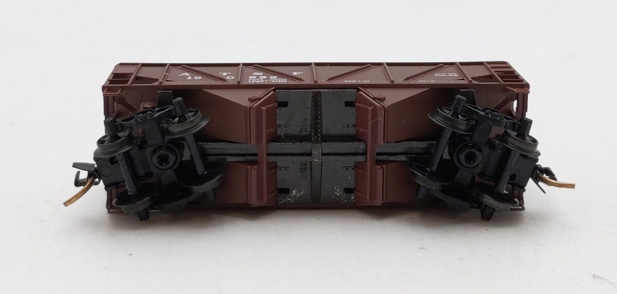 Micro-Trains 05700010 N ATSF 33' Twin Bay Composite Side Hopper #180847 NIB