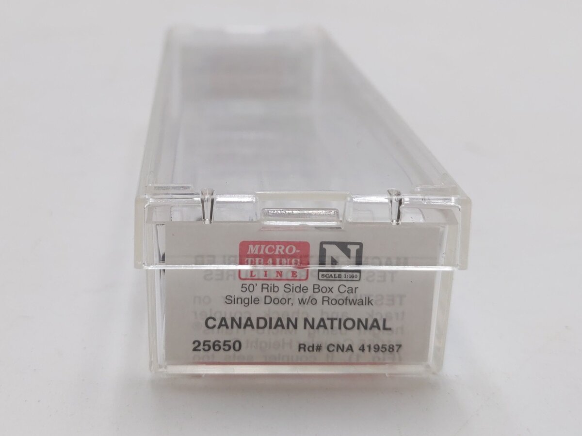 Micro-Trains 05200030 N REA 52' 2" Riveted Steel Plug Door Express Reefer #4083 NIB