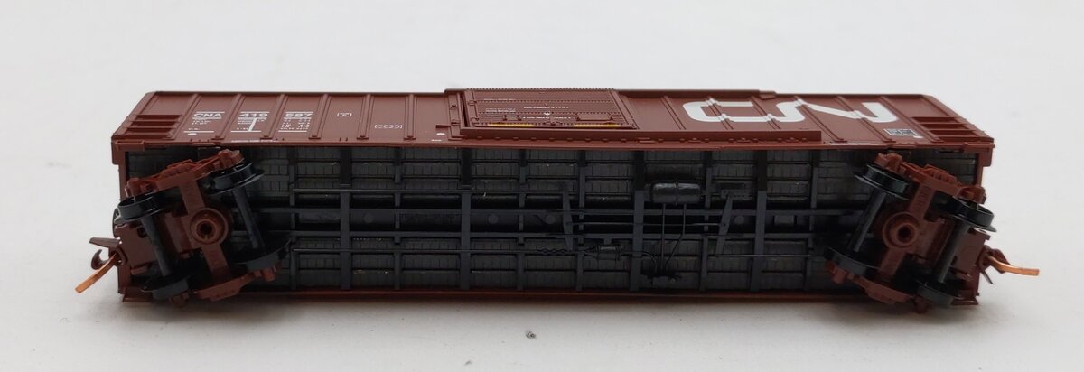 Micro-Trains 05200030 N REA 52' 2" Riveted Steel Plug Door Express Reefer #4083 NIB