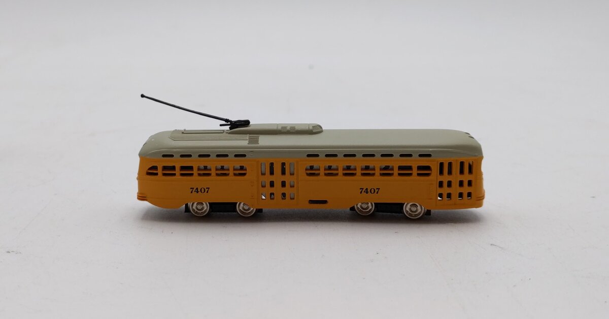 Bachmann 62989 N Scale Yellow PCC Steamline Trolley #7407 NIB