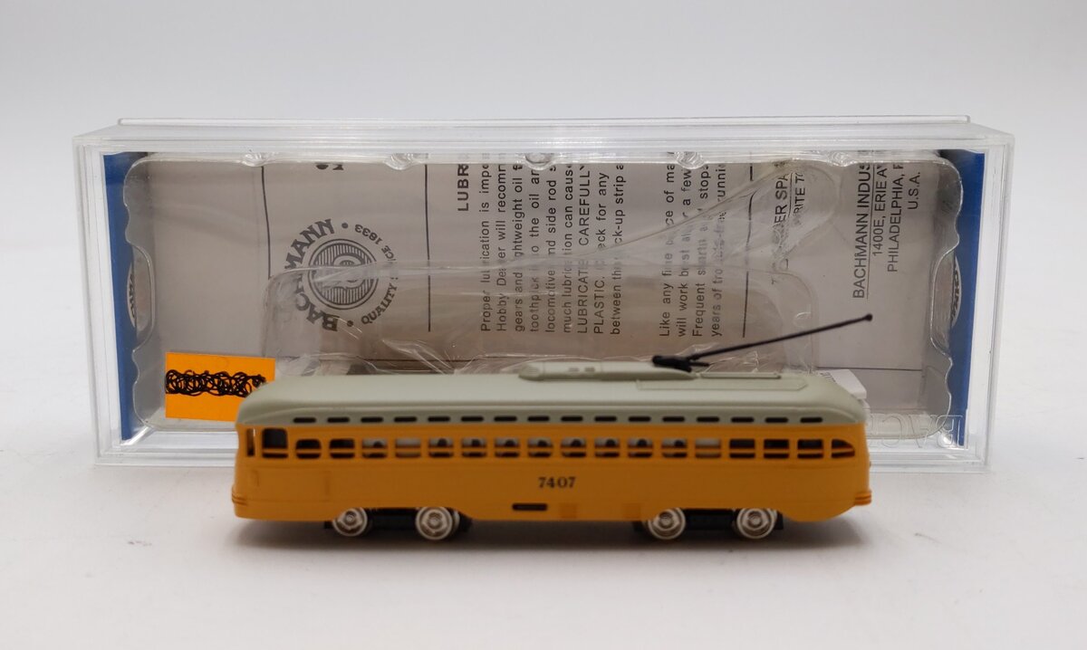 Bachmann 62989 N Scale Yellow PCC Steamline Trolley #7407 NIB
