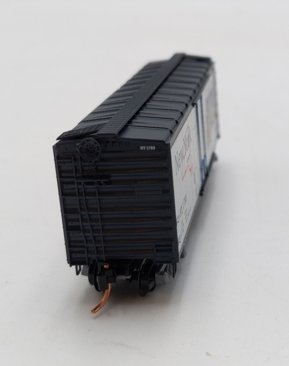 Micro-Trains 02100370 N Massachusetts State 40' Plug Door Boxcar #1788 NIB