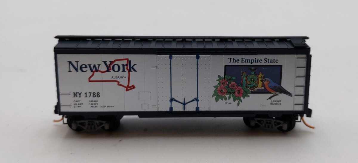 Micro-Trains 02100370 N Massachusetts State 40' Plug Door Boxcar #1788 NIB