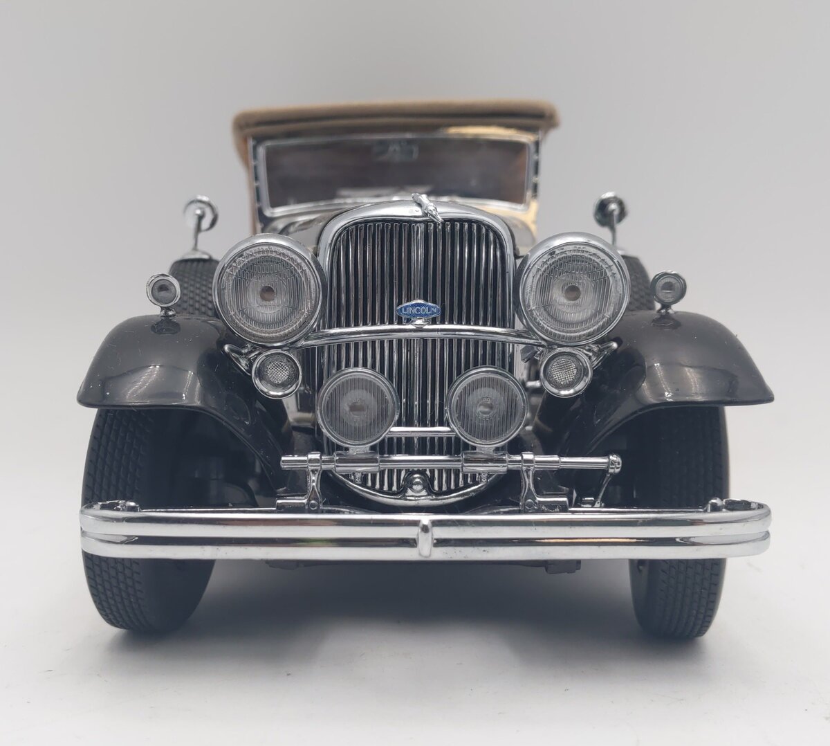 Motor City 75002 1/18 1932 Lincoln KB Classics Concours D'Elegance LN