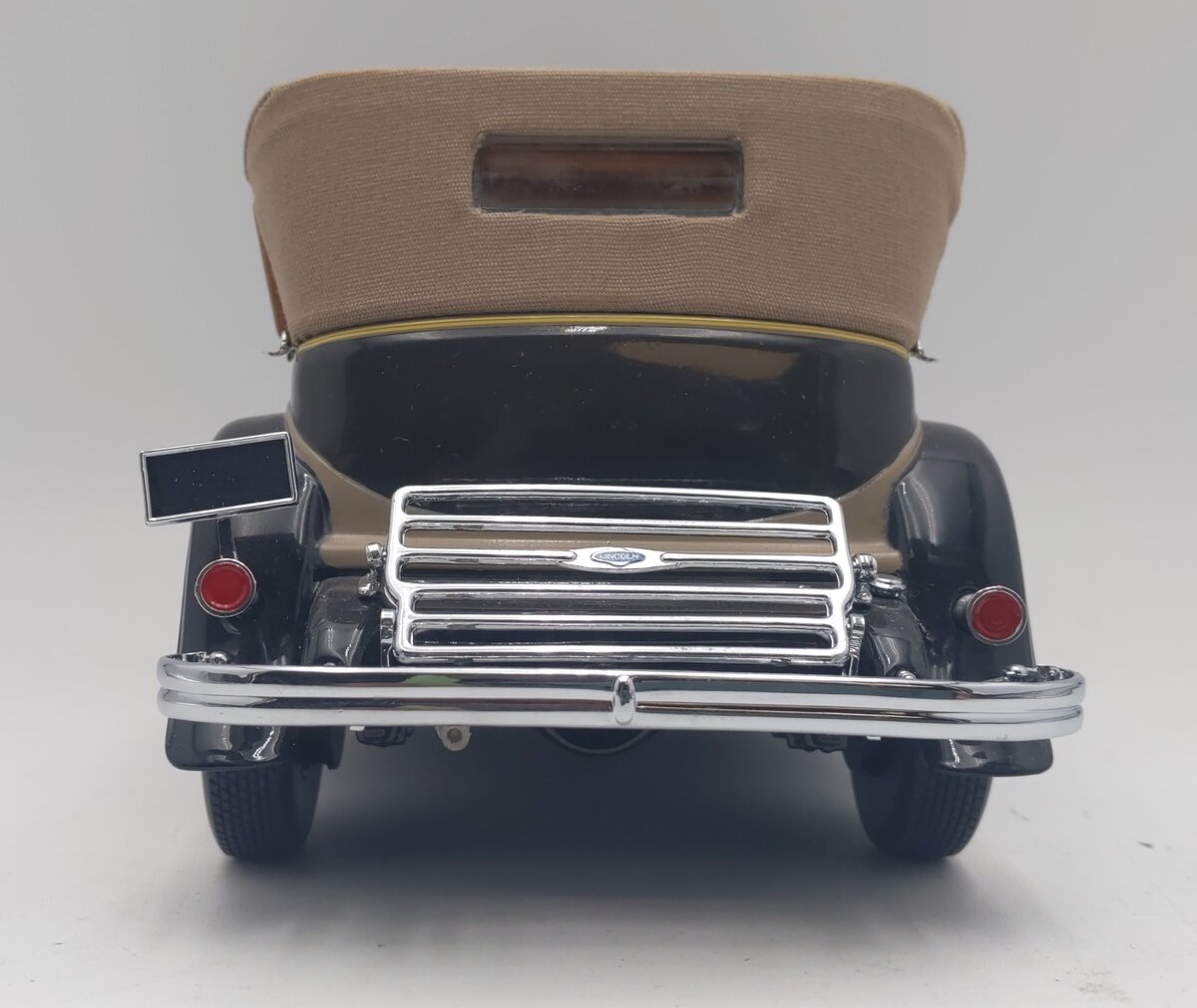Motor City 75002 1/18 1932 Lincoln KB Classics Concours D'Elegance LN