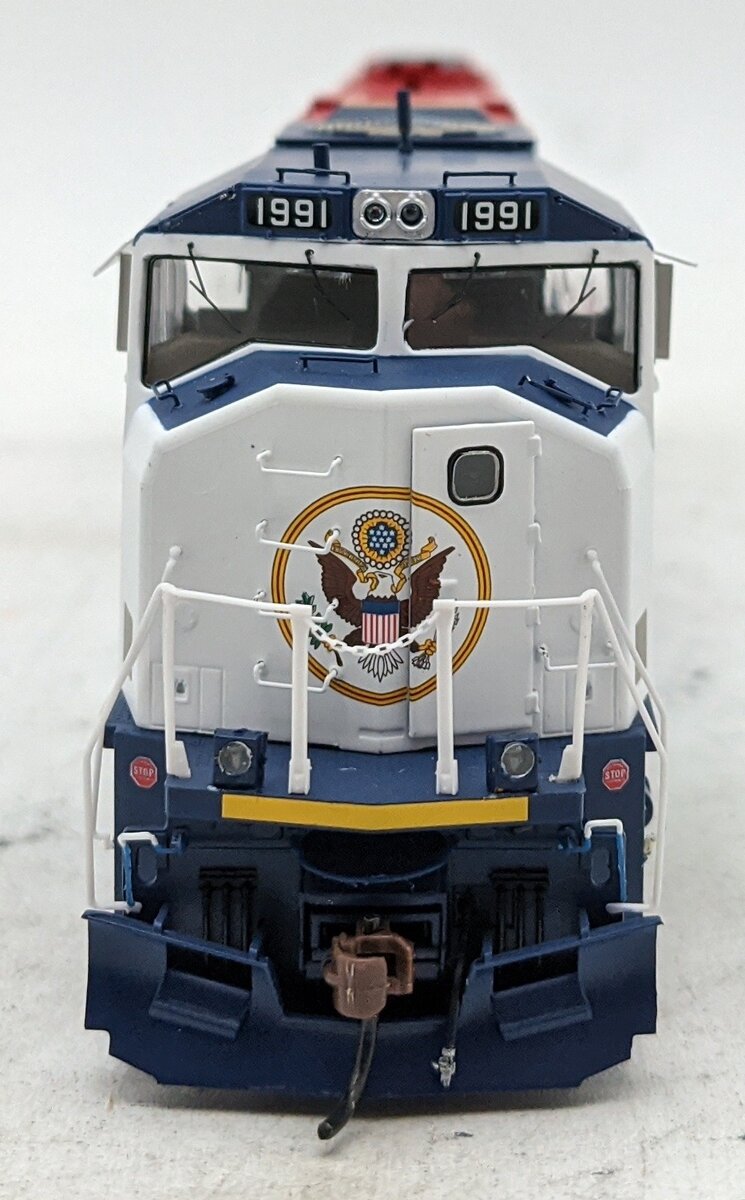 Athearn G67420 HO BN/Desert Storm SD60M Diesel Locomotive #1991 w/DCC & Sound