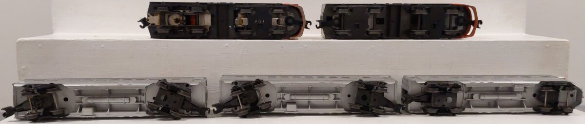 Lionel 11490 Vintage O Santa Fe 5-Unit Diesel Passenger Set VG/Box