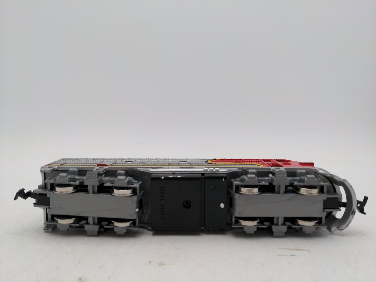 Model Power HO Scale Santa Fe Diesel Locomotive (Unpowered) VG