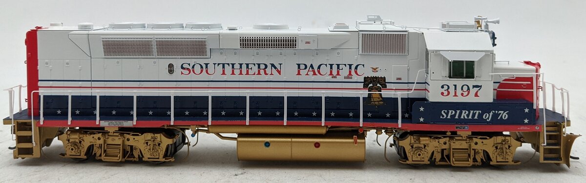 Athearn G40858 HO SP/Bicentennial GP40P-2 Diesel Locomotive w/DCC & Sound #3197
