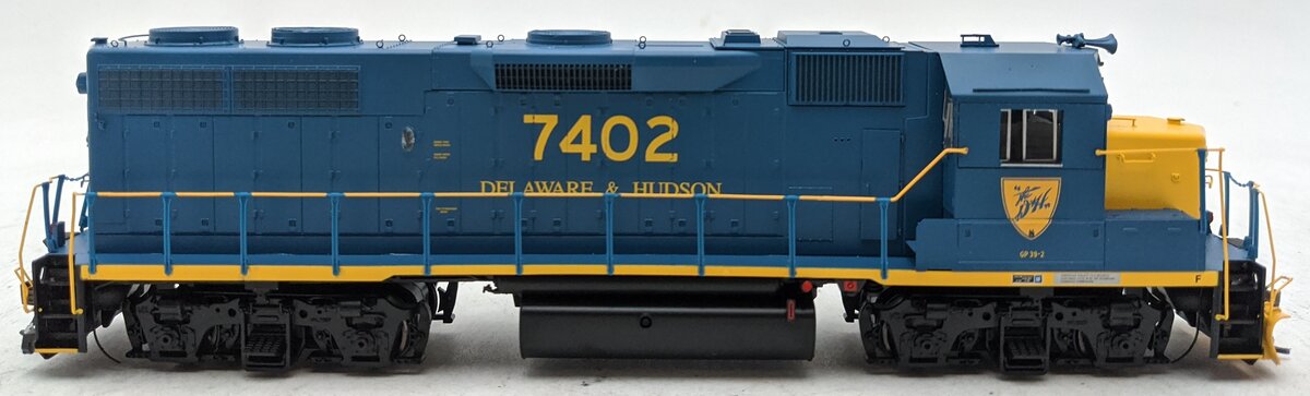 Athearn G64615 HO Delaware & Hudson GP39-2 Diesel Locomotive DCC/Sound #7402
