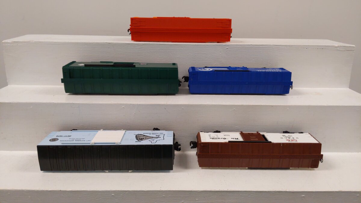 Lionel O Gauge Assorted Train Cars [5] VG
