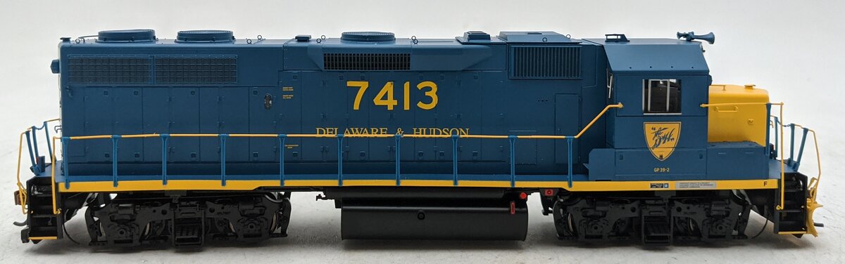 Athearn G64616 HO Delaware & Hudson GP39-2 Diesel Locomotive DCC/Sound #7413