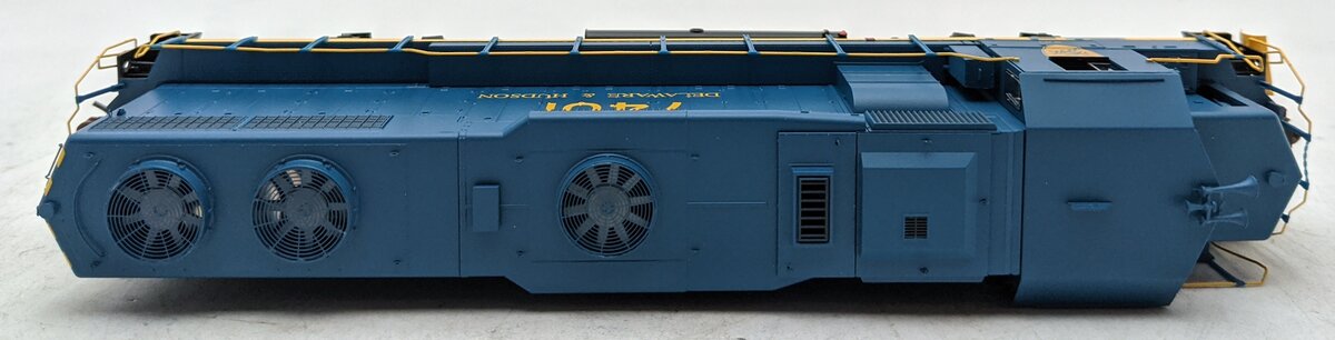 Athearn G64613 HO Delaware & Hudson GP39-2 Diesel Locomotive DCC/Sound #7401